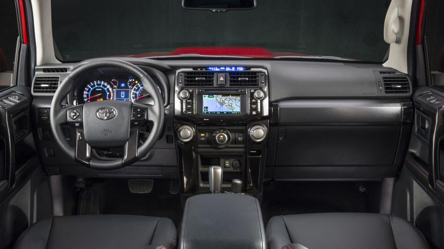Торпедо Toyota 4Runner TRD Off-Road (N280) 2016 года  (NA) (фото 7 из 37)